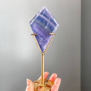 Fluorite diamond with stand